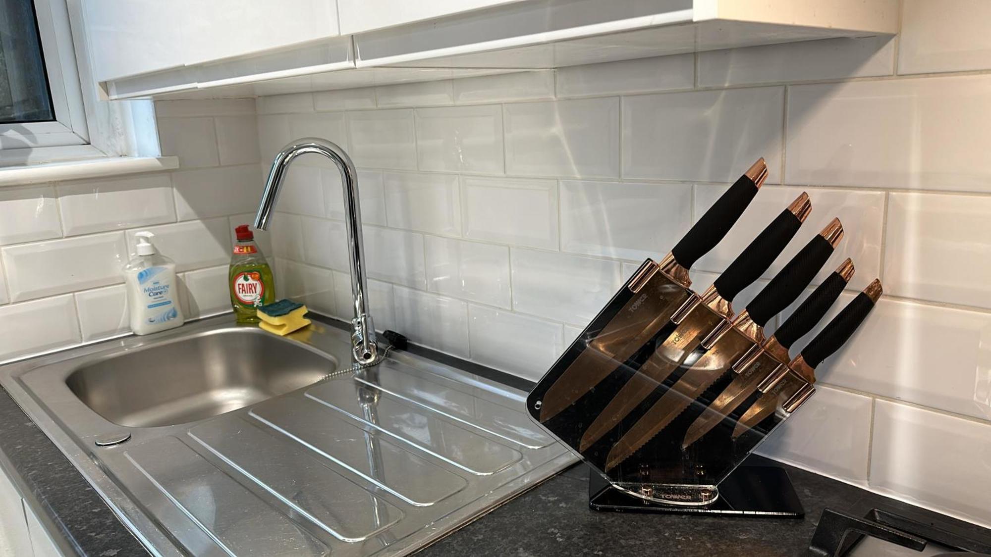 1-Bedroom Flat With Small Garden & Paid Parking In Finsbury Park, Highbury Londres Exterior foto